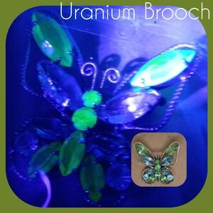 VTG GLOWING Green & Blue Marquise Rhinestone Butterfly Brooch